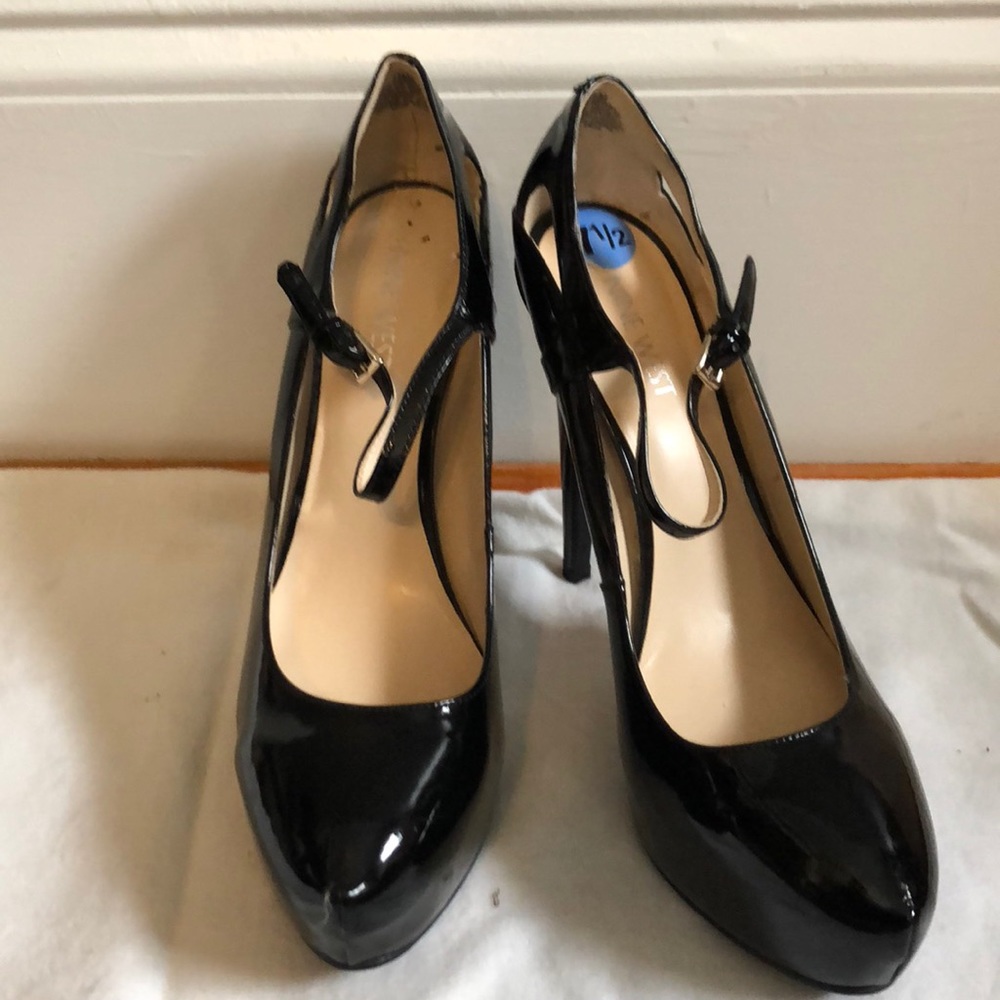 Nine West patent Mary Jane heel